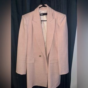 Used once for a photo shoot and no longer need it.Was originally $180 from Zara